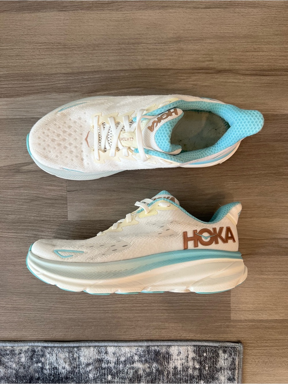 Hoka Clifton 9 Women's Size 9 White Blue Running Shoes (NO INSOLES)